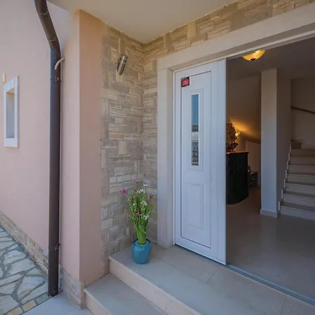 Amazing In With Outdoor Swimming Pool * Valbandon